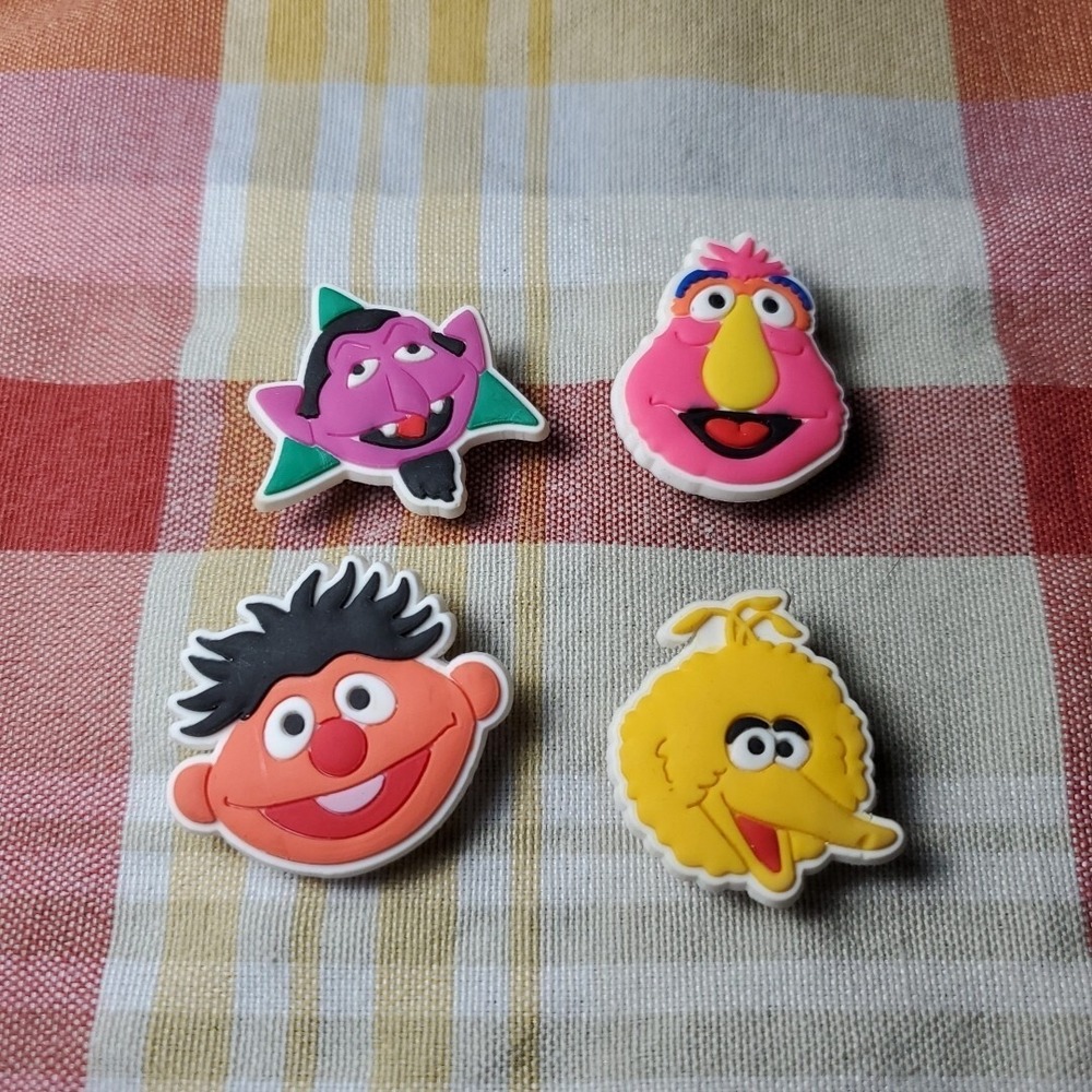 Sesame Street OS Shoe Charms Unisex Multi Big Bird Ernie Count Telly Clog Pins